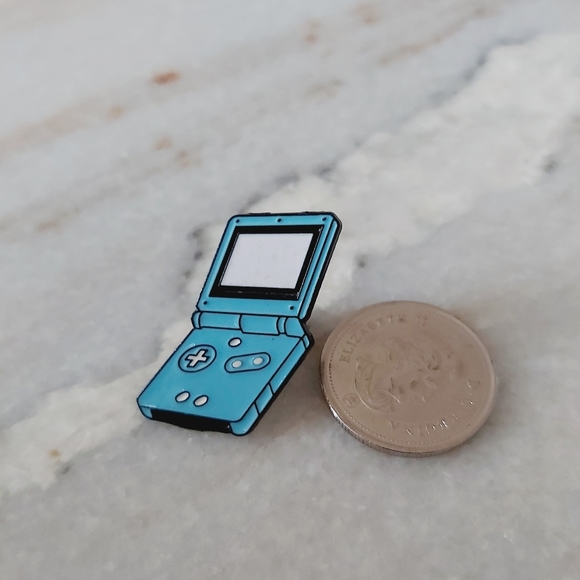 Last One⭐Gameboy Advance Enamel Pin - Picture 3 of 5